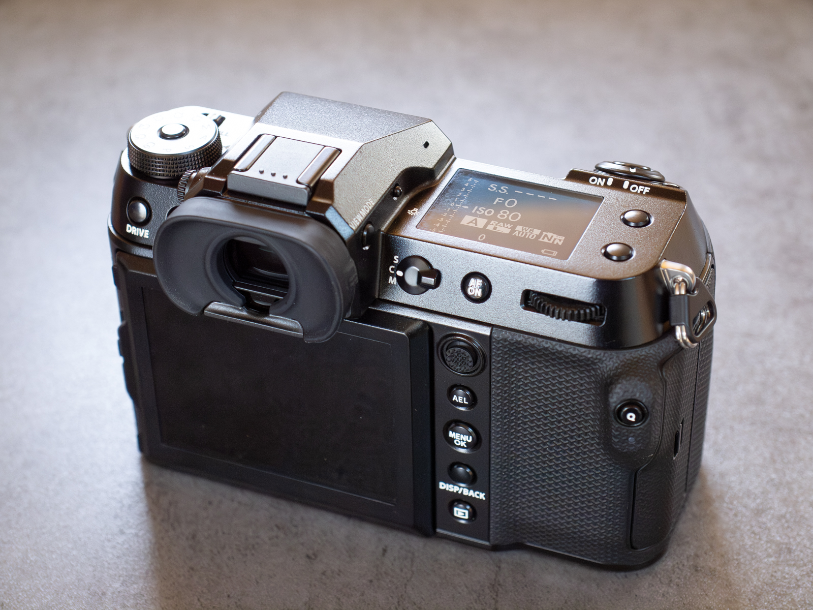 手軽に持ち出せる中判カメラ「GFX100S II」 | orphotograph | ポートレート