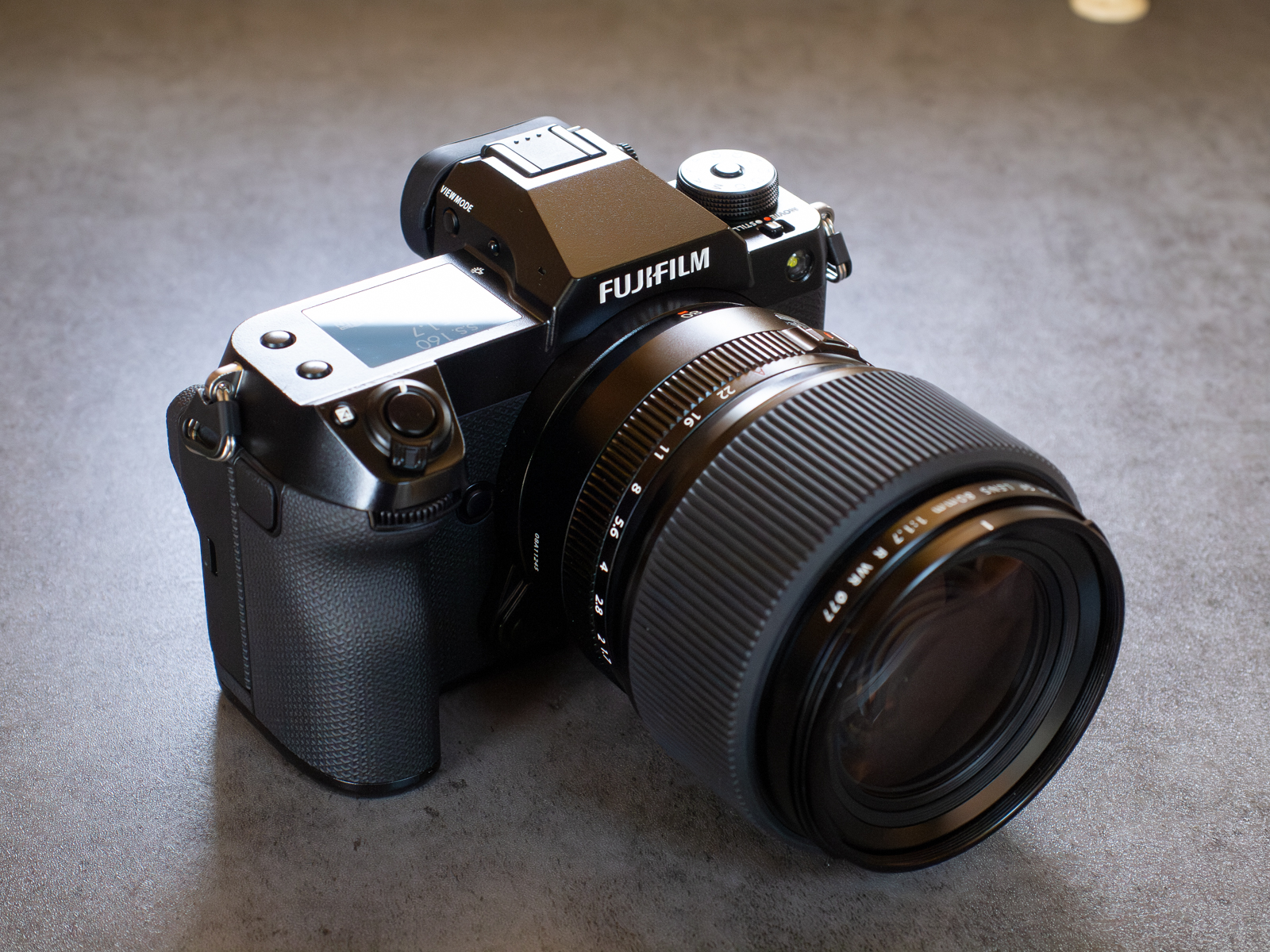 手軽に持ち出せる中判カメラ「GFX100S II」 | orphotograph | ポートレート