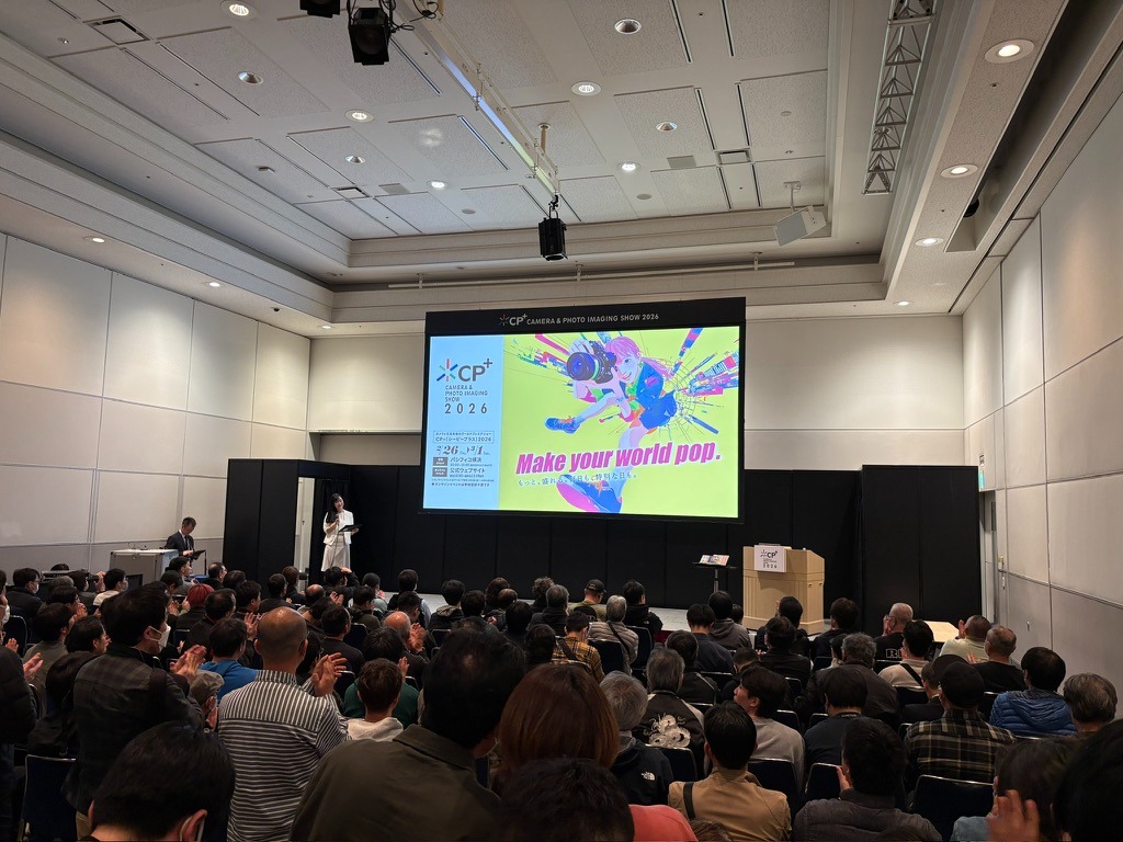 CP+2026で開催された、写真家・西田航さんのトークショーの直前の模様。